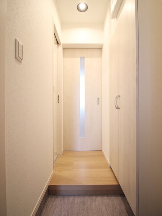 物件内観写真18　(玄関)