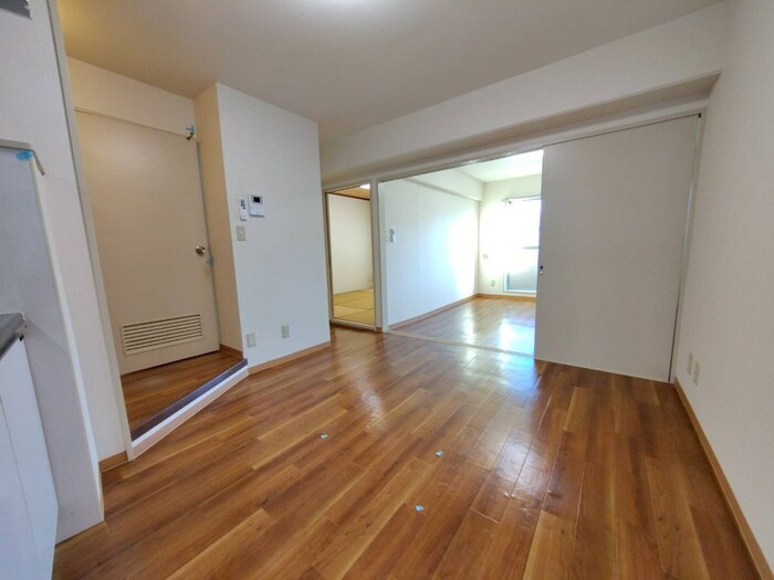 物件内観写真3　(居室)