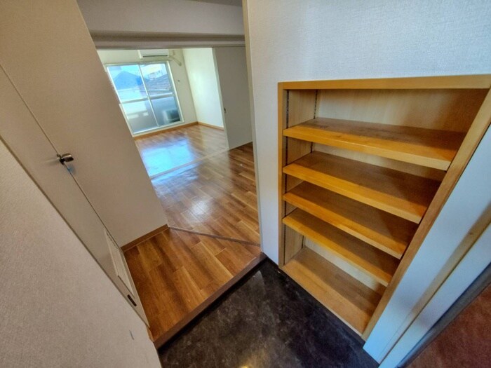 物件内観写真13　(靴箱)