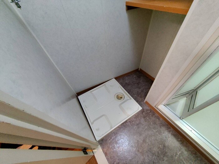 物件内観写真14　(洗濯機置場)