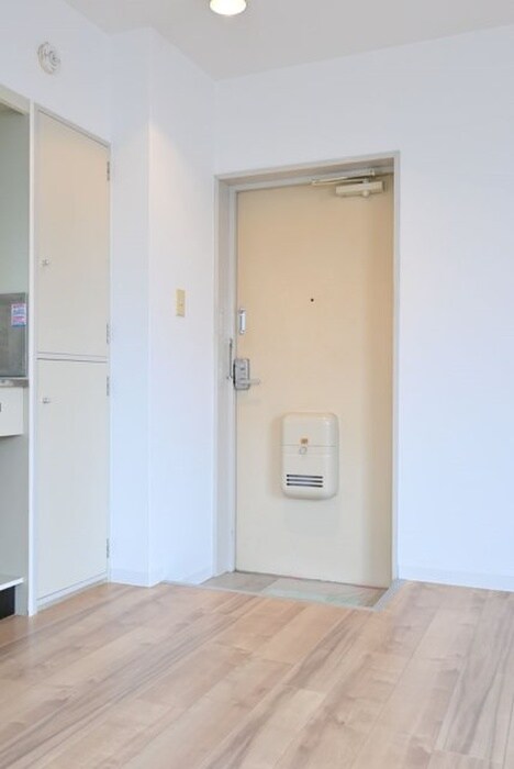 物件内観写真17　(玄関)