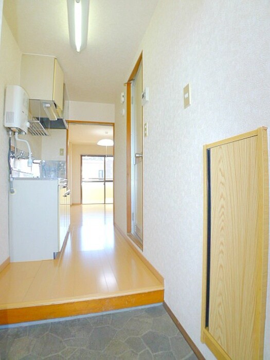 物件内観写真7　(玄関)