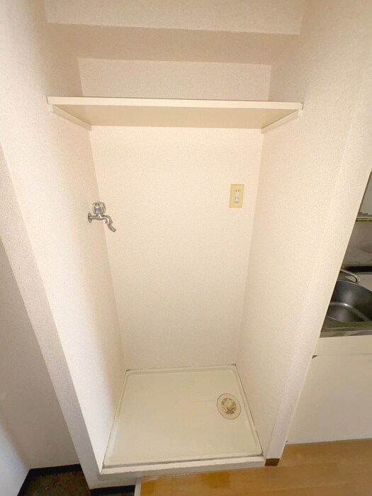 物件内観写真17　(洗濯機置場)