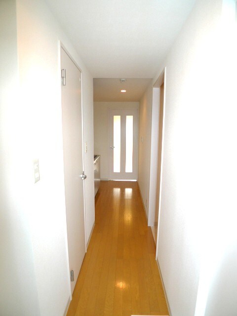 物件内観写真7　(玄関)