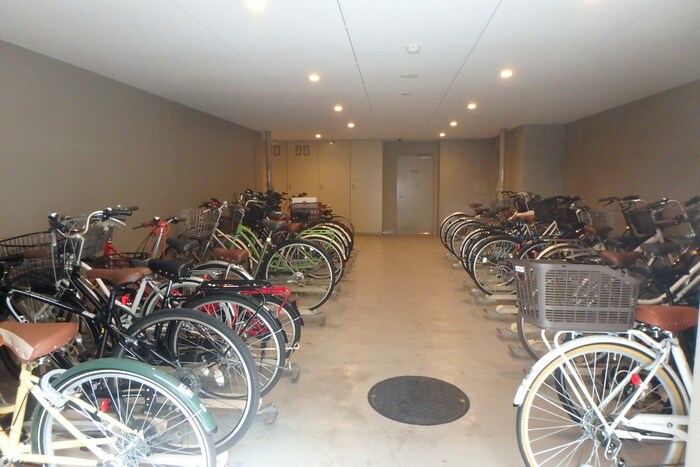物件外観写真3　(駐輪場)
