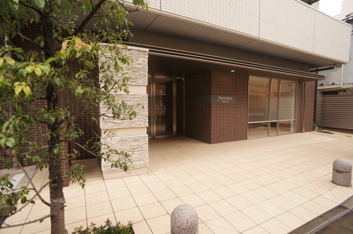 物件外観写真5　(エントランス部分)