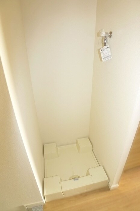 物件内観写真14　(洗濯機置場)