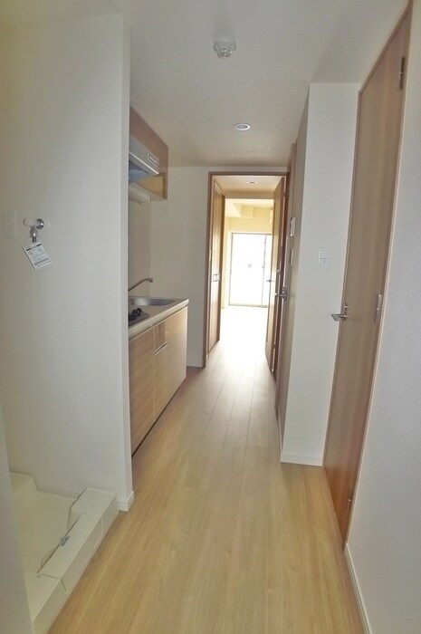 物件内観写真18　(廊下)