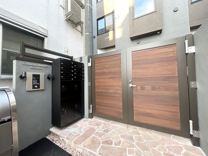 ルミドゥース目黒のエントランス部分