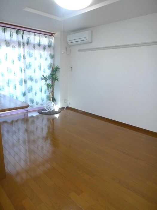 物件内観写真5　(居室)