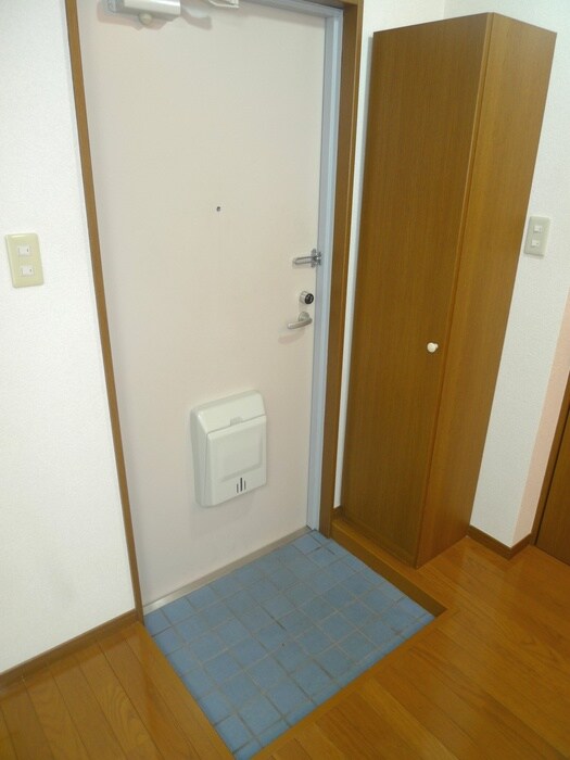 物件内観写真13　(玄関)
