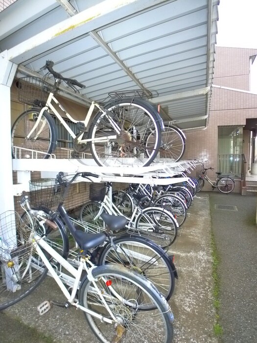 物件外観写真6　(駐輪場)