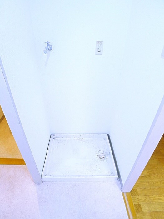 物件内観写真17　(洗濯機置場)