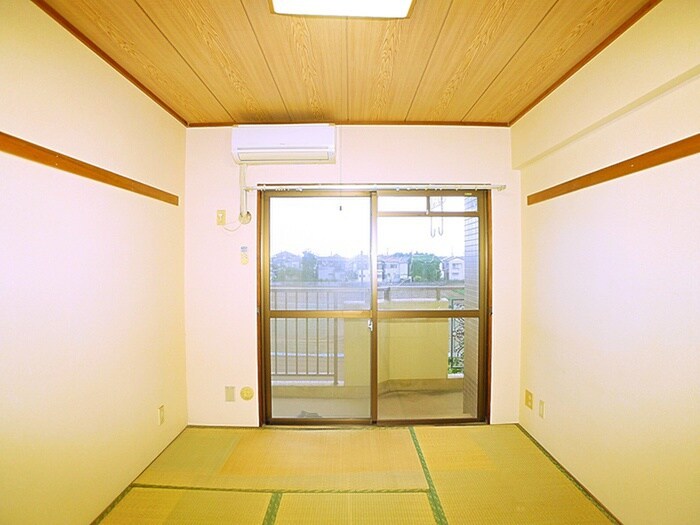 物件内観写真21　(室内からの展望)