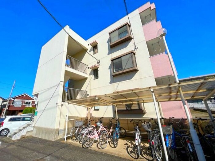 物件外観写真3　(駐車場)