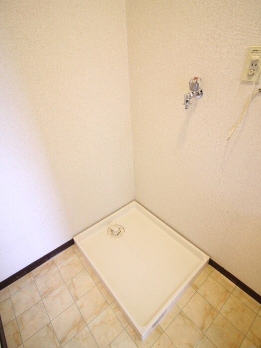 物件内観写真11　(洗濯機置場)