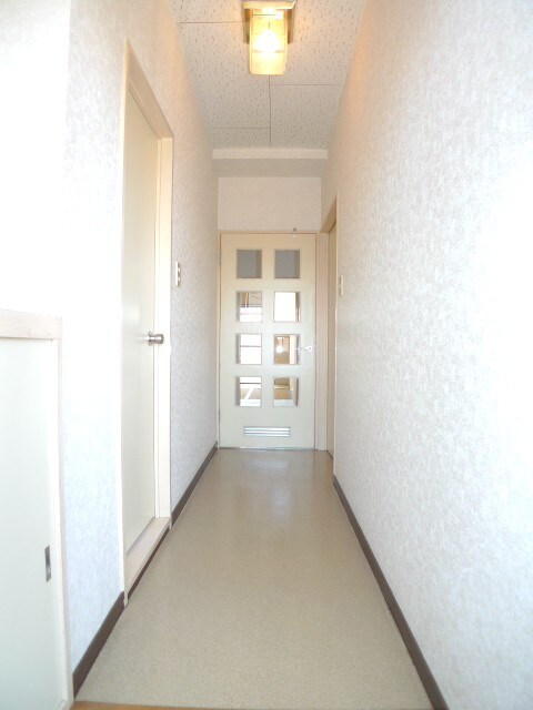 物件内観写真13　(玄関)