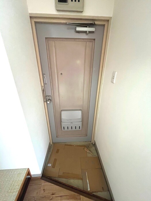 物件内観写真13　(玄関)