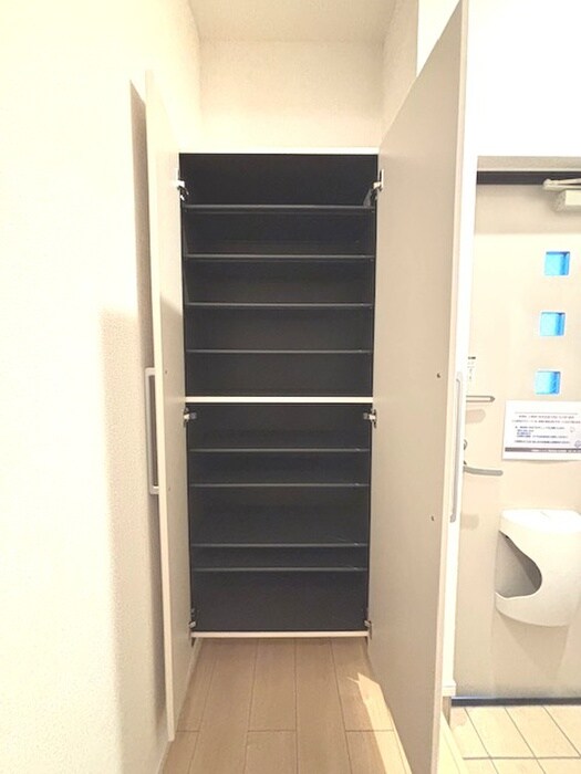 物件内観写真13　(靴箱)