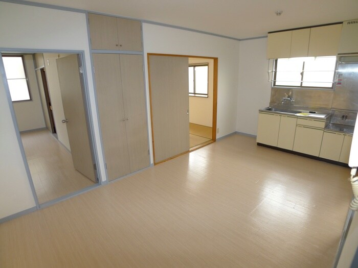 物件内観写真4　(居室)