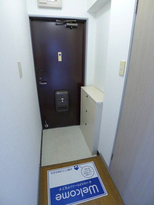 物件内観写真11　(玄関)