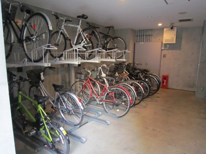 物件外観写真4　(駐輪場)