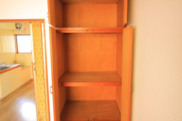物件内観写真12　(収納)