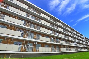 磯辺第一団地１８号棟（２０３）外観写真