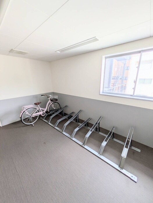 物件外観写真6　(駐輪場)