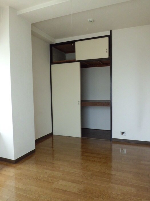 物件内観写真9　(居室)