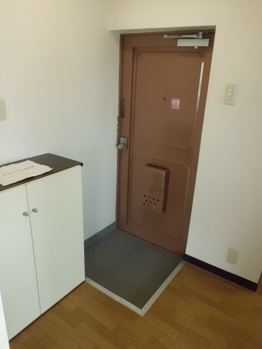 物件内観写真11　(玄関)