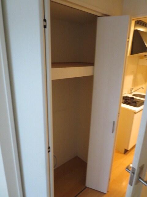物件内観写真12　(収納)