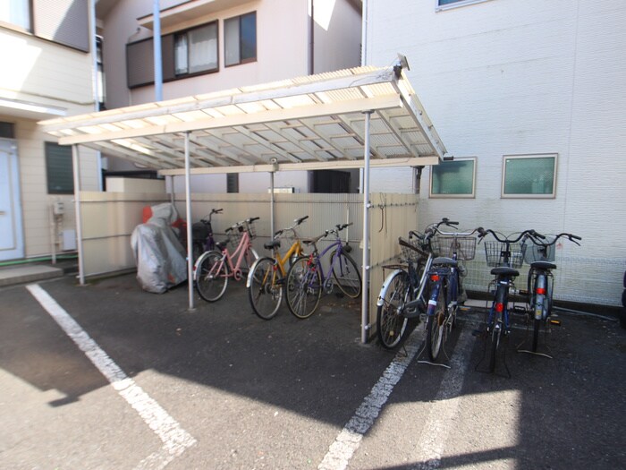 物件外観写真3　(駐輪場)