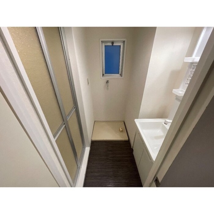 物件内観写真14　(洗濯機置場)