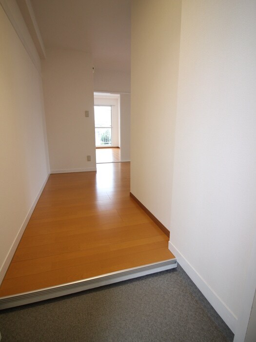 物件内観写真7　(玄関)