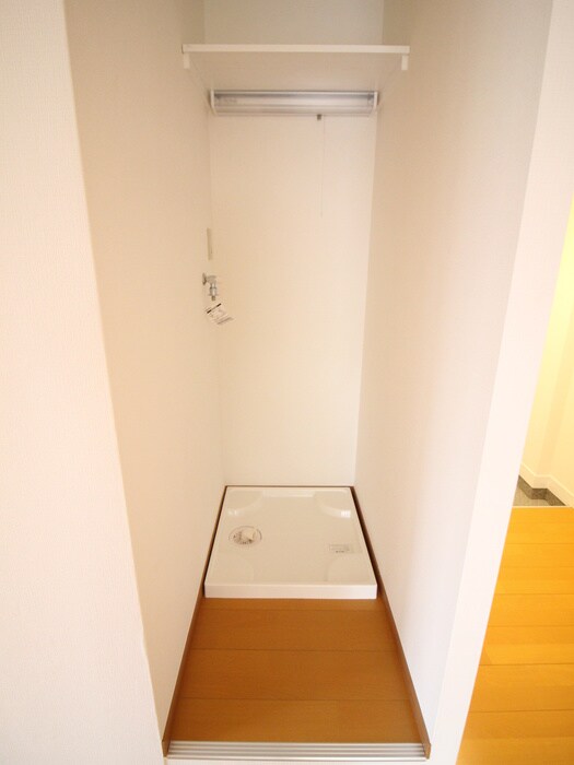 物件内観写真10　(洗濯機置場)