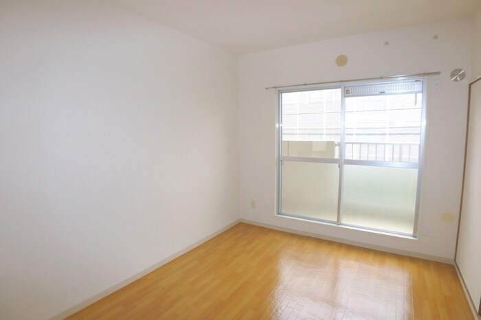 物件内観写真7　(室内からの展望)