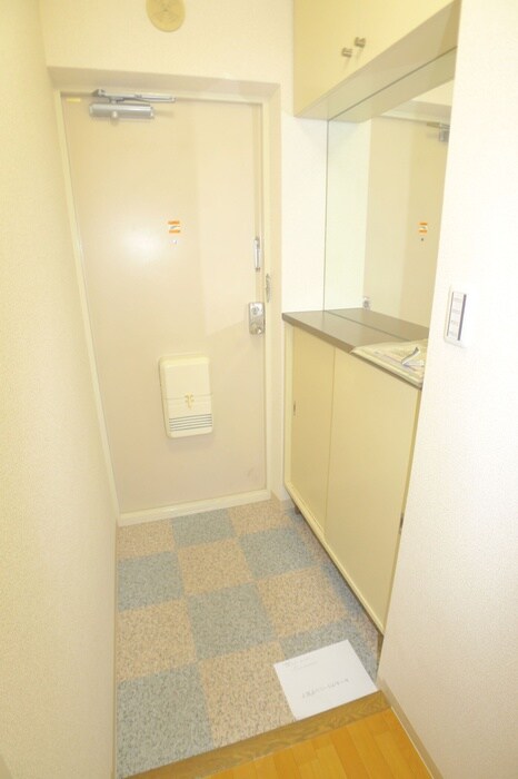 物件内観写真16　(玄関)