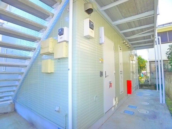 物件外観写真4　(エントランス部分)