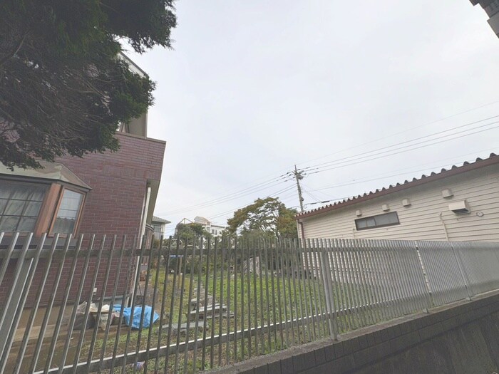 物件内観写真20　(室内からの展望)