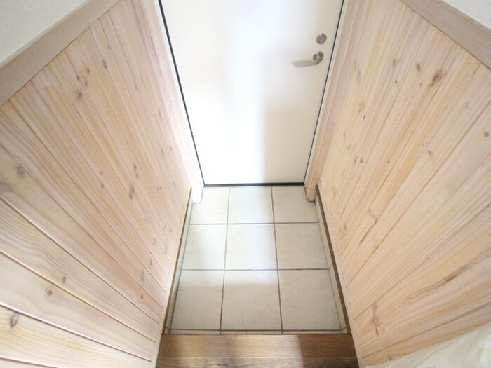 物件内観写真16　(玄関)