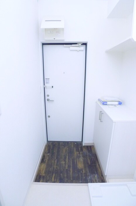 物件内観写真16　(玄関)