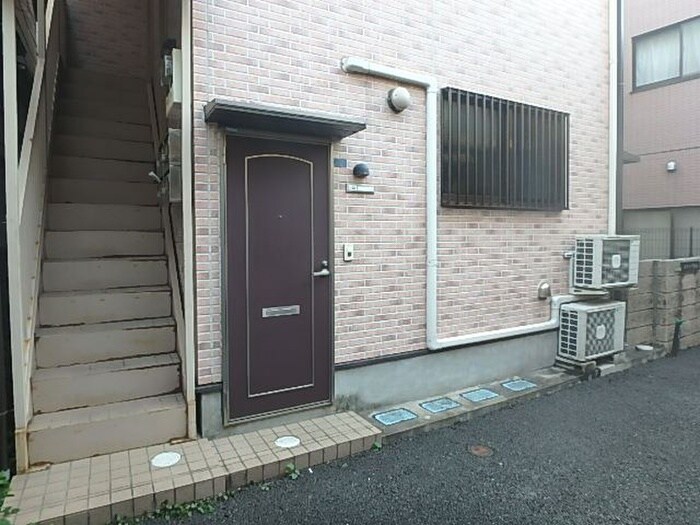 物件外観写真3　(エントランス部分)