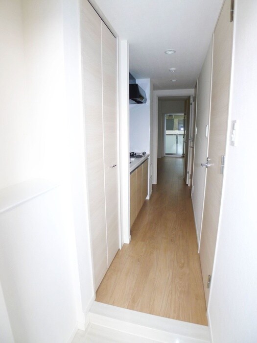 物件内観写真15　(玄関)