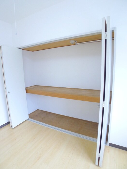 物件内観写真12　(収納)