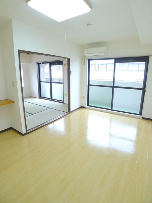 物件内観写真14　(室内からの展望)