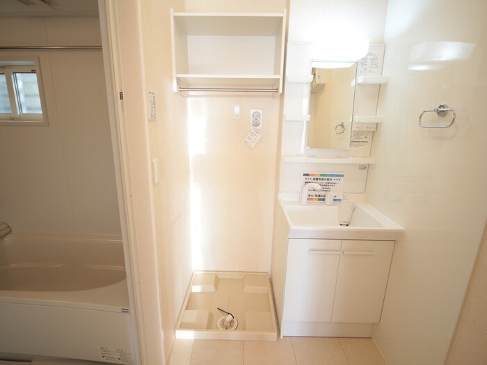 物件内観写真14　(洗濯機置場)