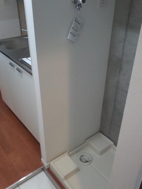 物件内観写真4　(洗濯機置場)