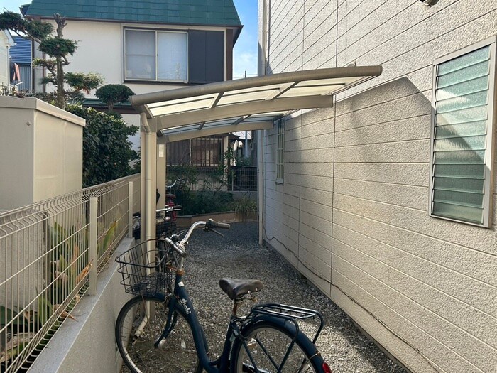 物件外観写真5　(駐輪場)