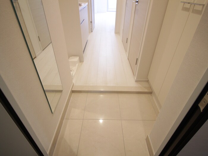 物件内観写真16　(玄関)